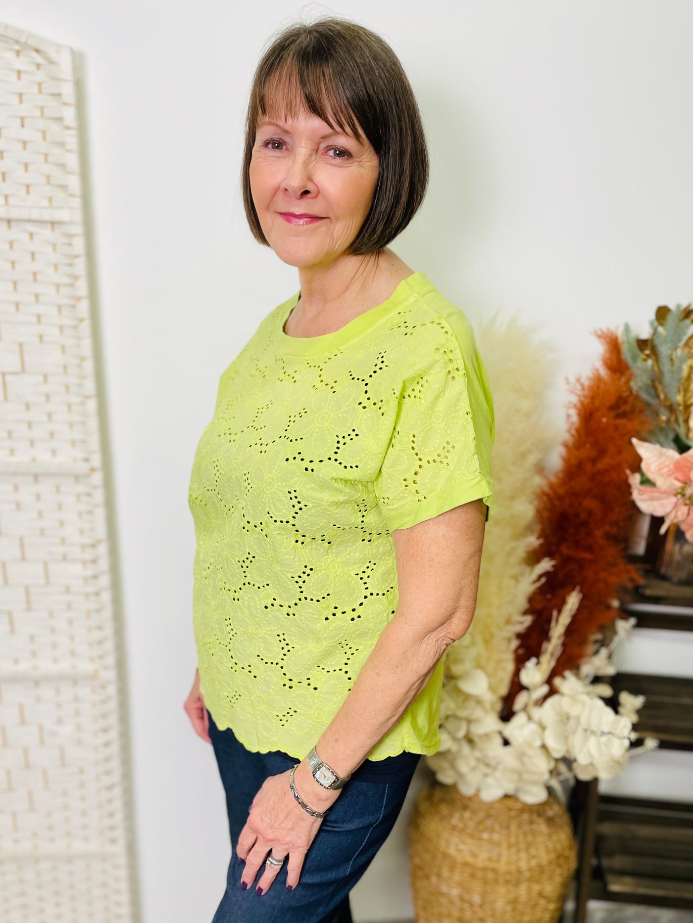 "PEONY” Broderie T-Shirt-Lime Green