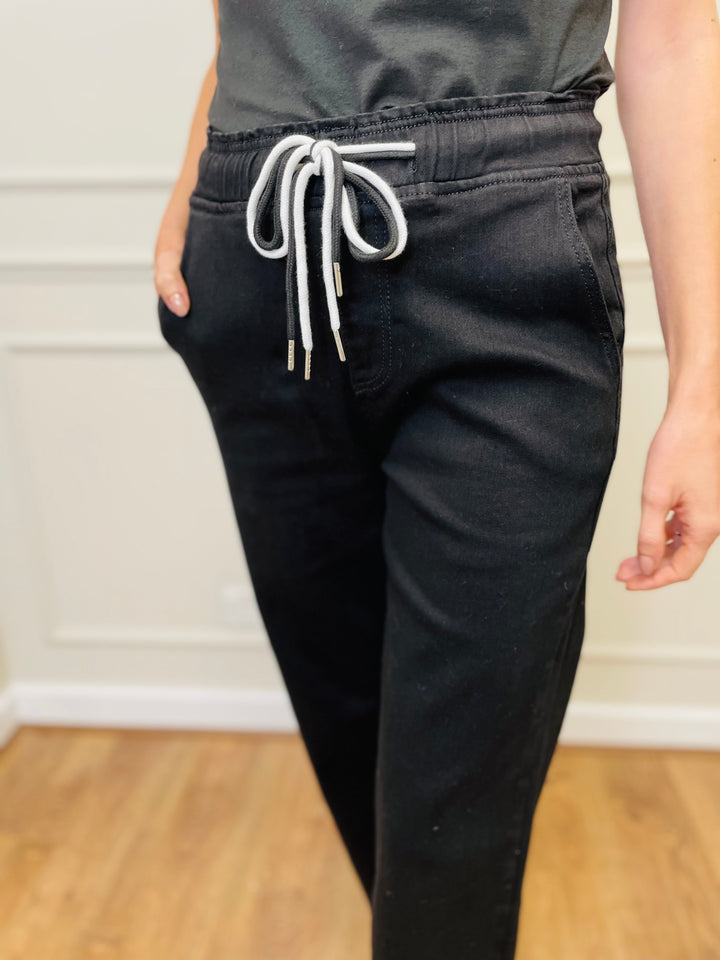 "ALEXANDRA" Bootcut Jeans-Black