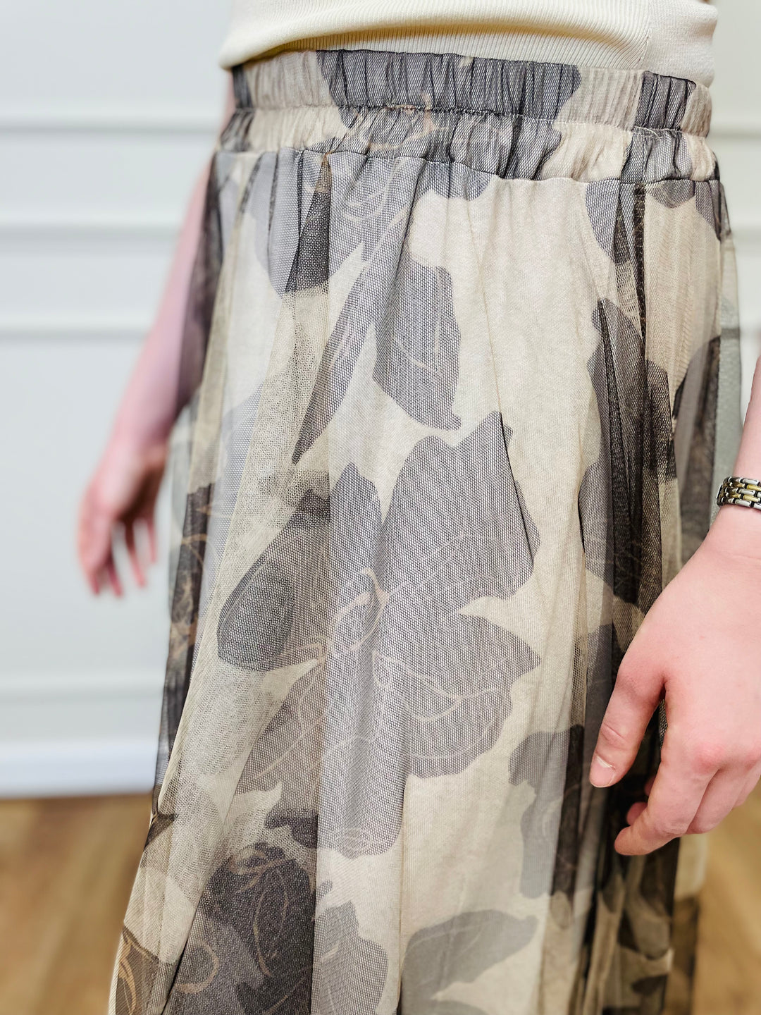 "IZZY" Floral Print Tulle Skirt-Cream & Black