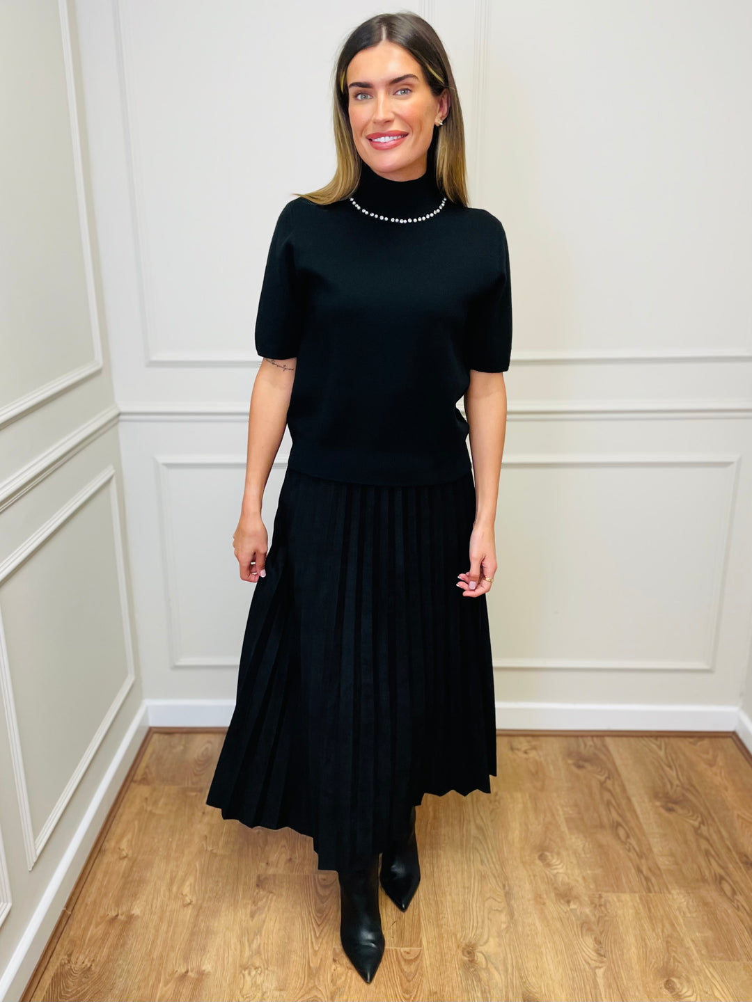 "PEARL” Short Sleeve Fine Knit-Black