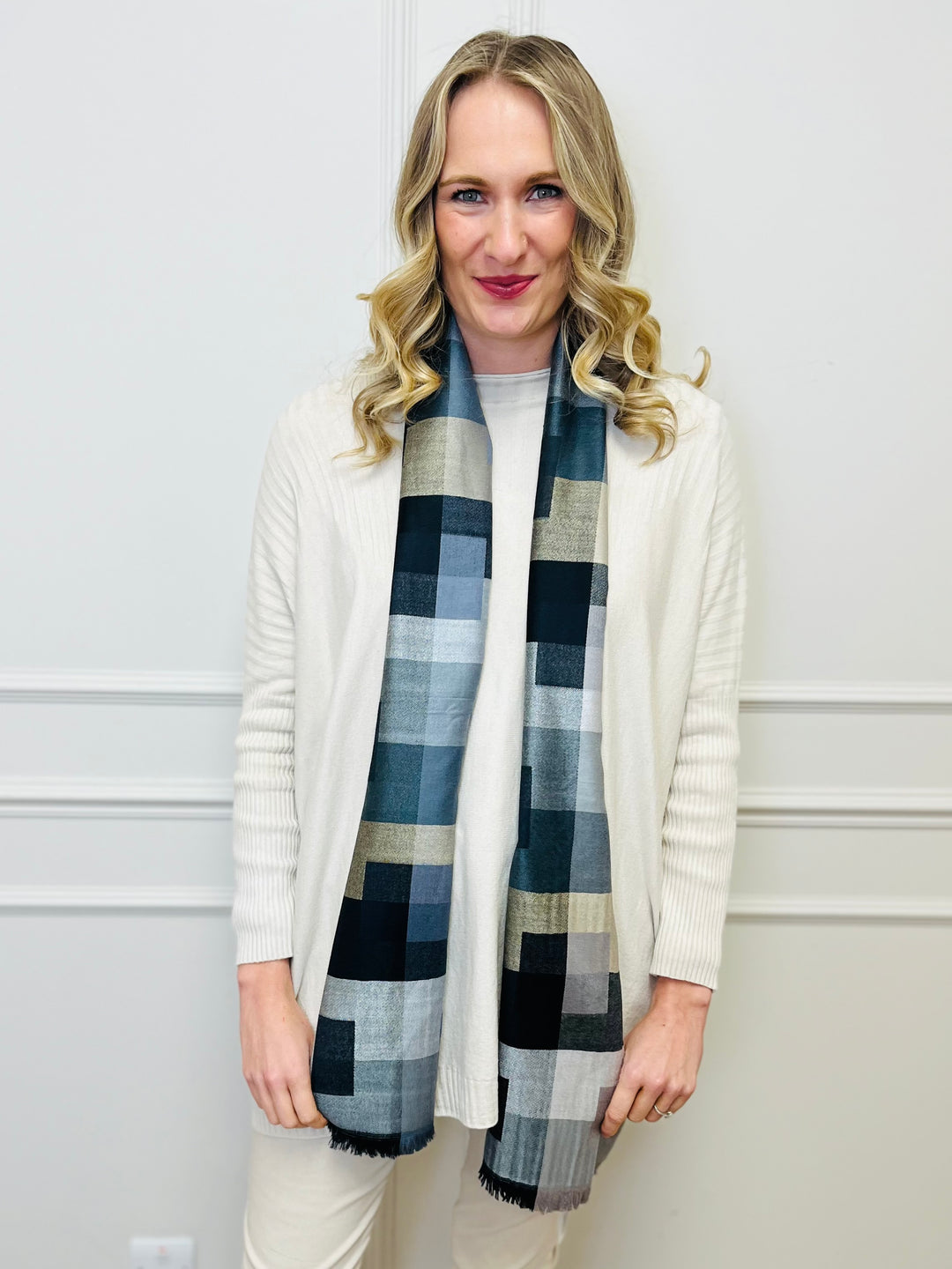 "JESSIE" Basic Soft Jumper-Cream