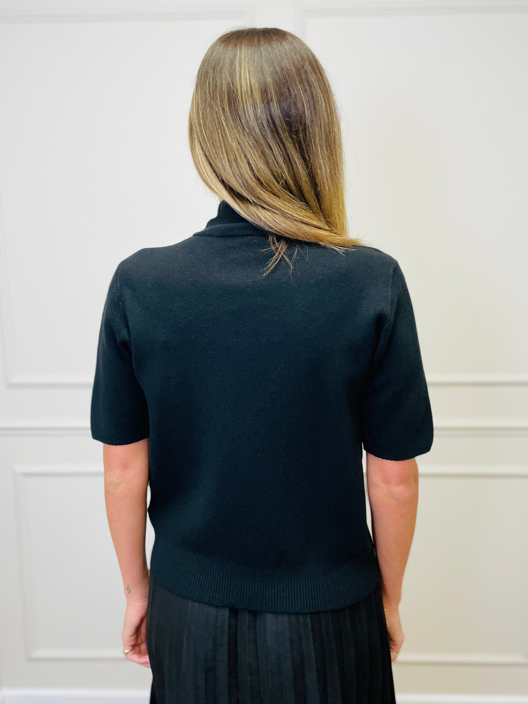 "PEARL” Short Sleeve Fine Knit-Black