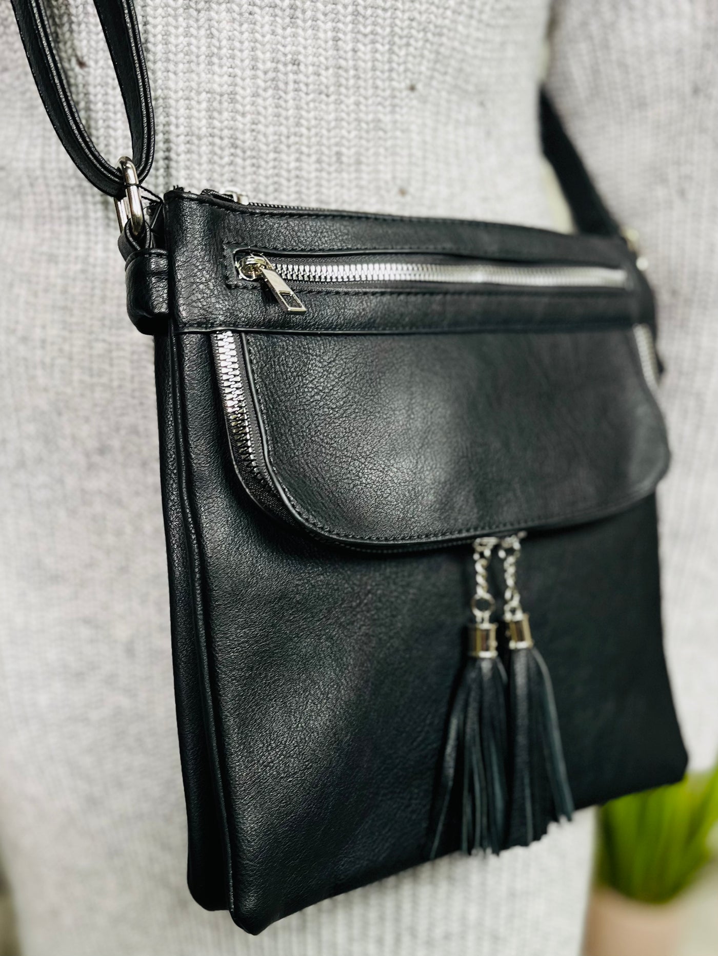 Crossbody Handbag-Black