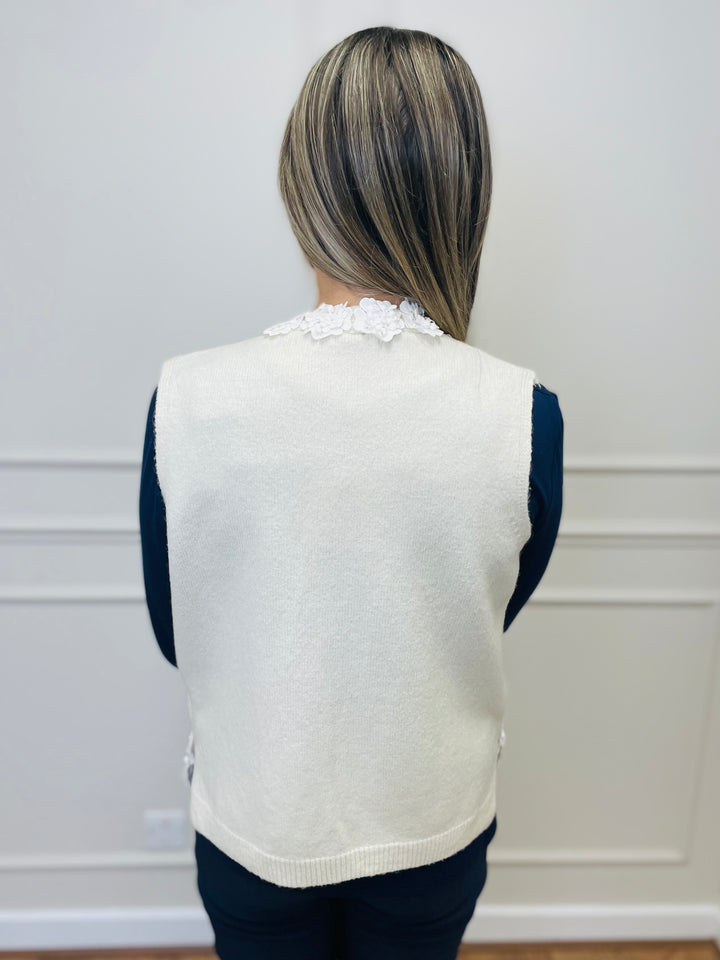 "MAGI" Floral Trim Gilet-Cream