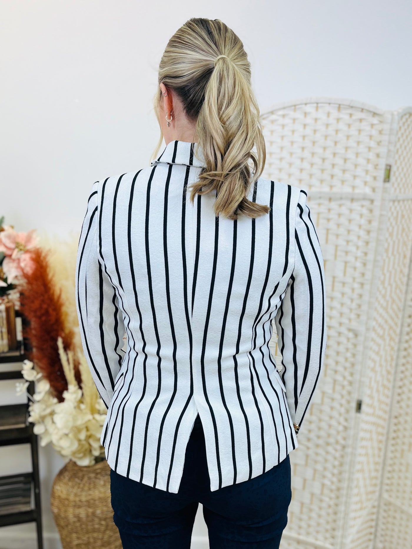 "NIA" Stripe Print Blazer-White & Black