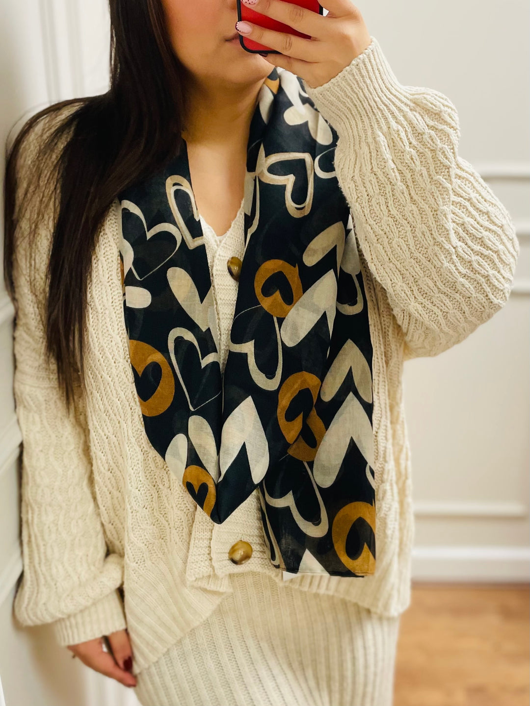 No.112 Heart Print Scarf-Black & Cream