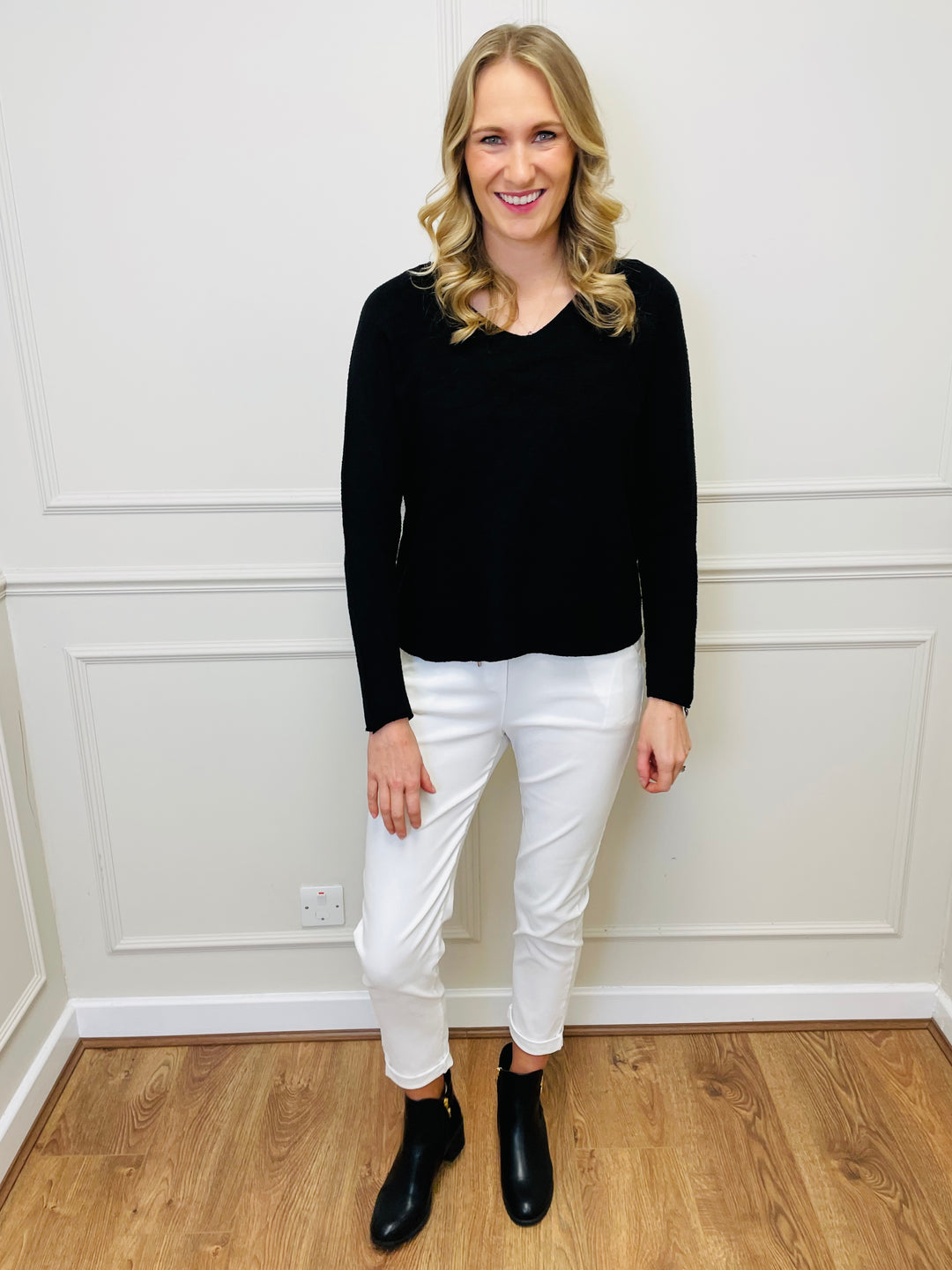 "MAGNOLIA" Fine Knit Jumper-Black