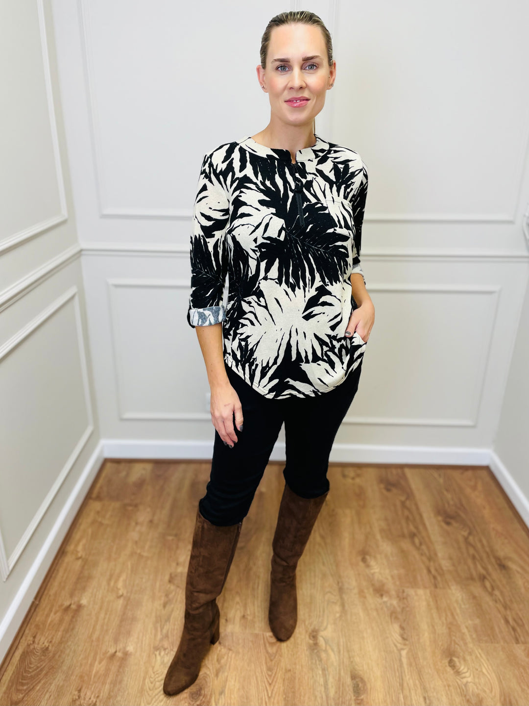 "ANNA" Floral Print Blouse-Cream & Black