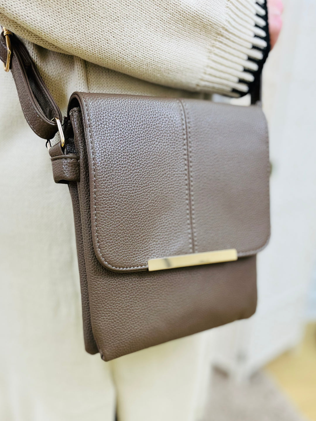 Small Crossbody Handbag-Mocha