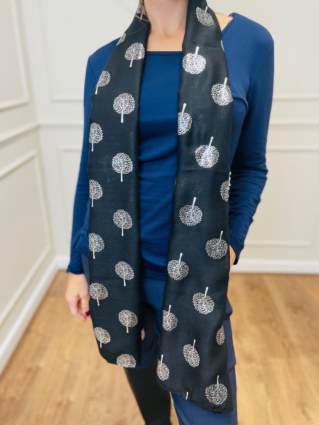 No.120 Tree Print Scarf-Black & Grey