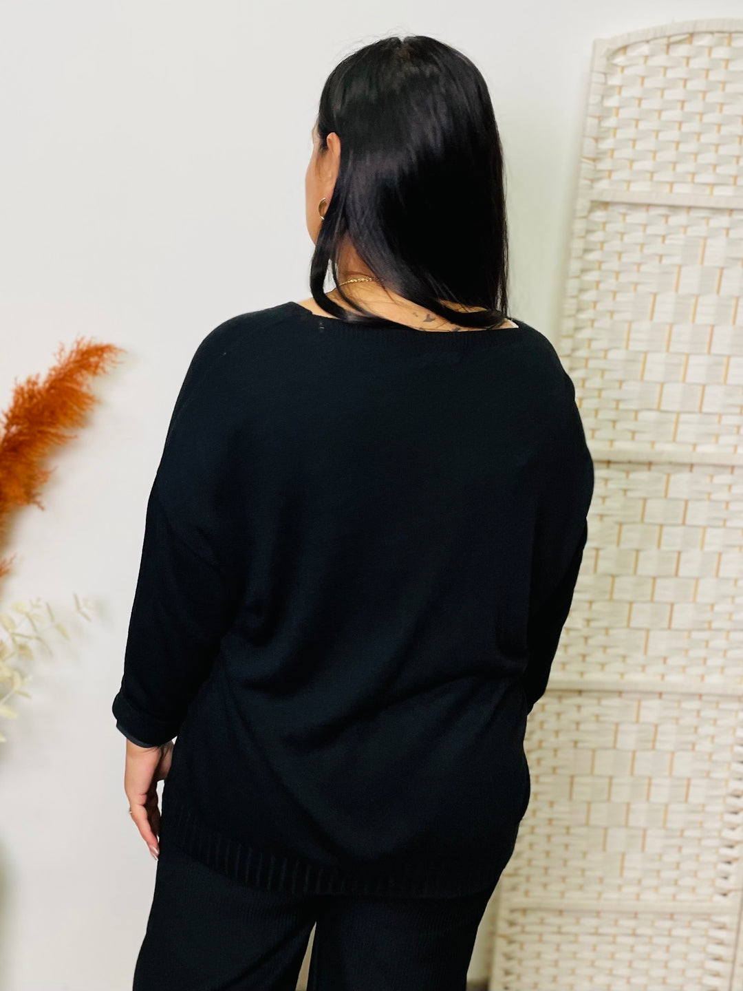 "LOVE" Fine Knit Top-Black