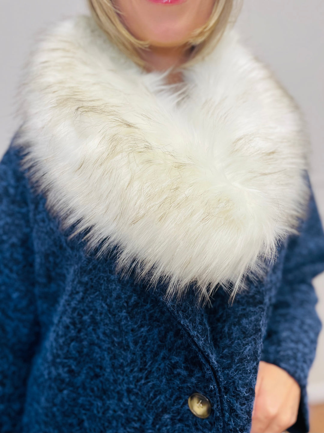 Faux Fur Collar Scarf-White