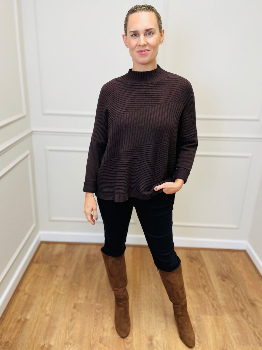 "LULU" Knitted Jumper-Brown