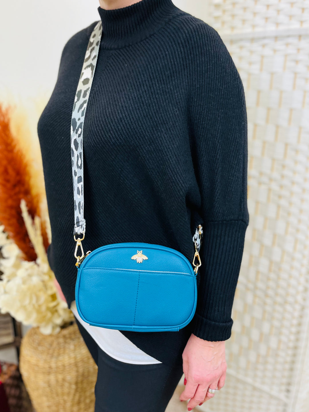 "POOCHI" Small Crossbody Handbag-Teal