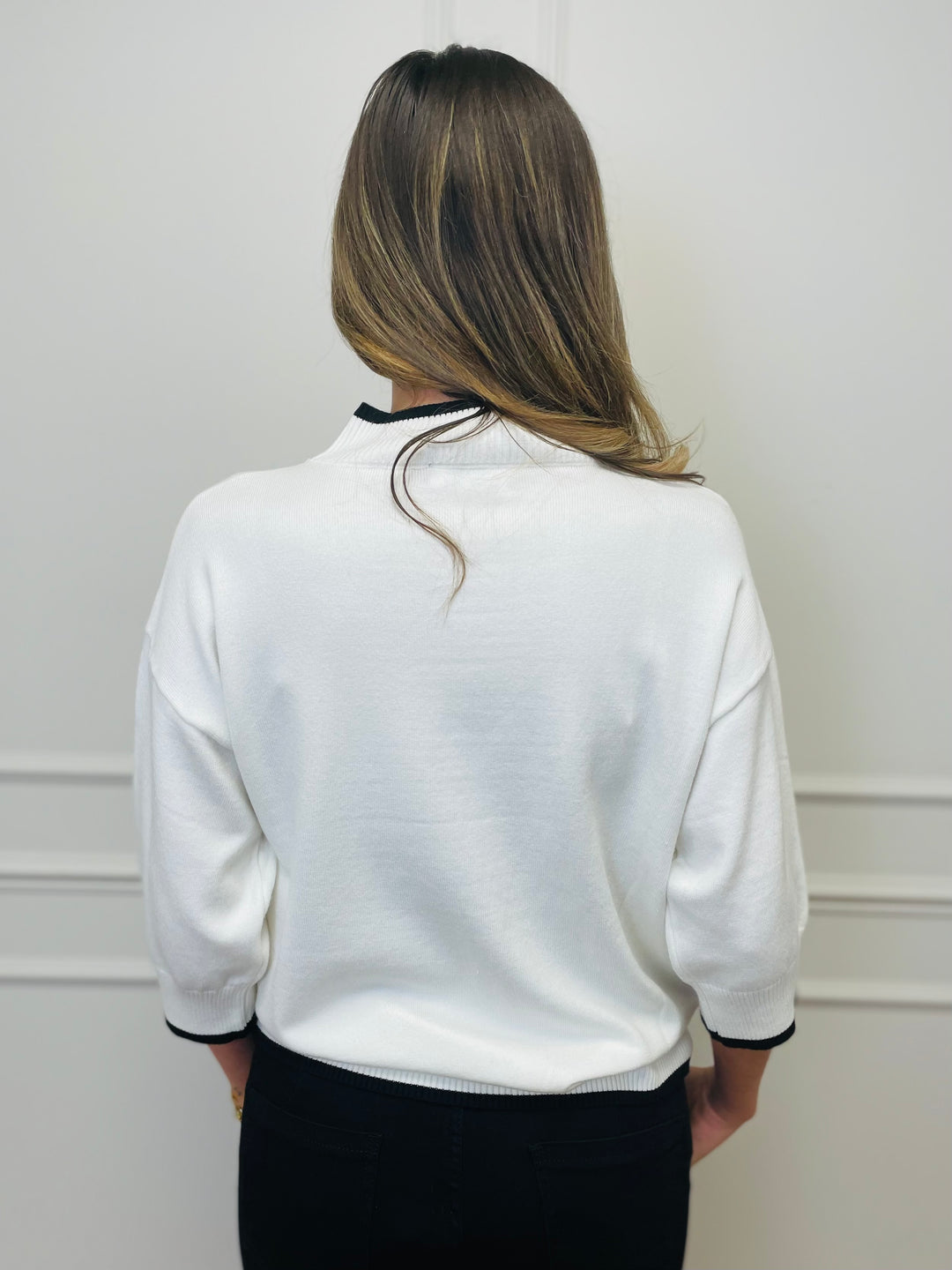 "ROSE" Floral Applique Knit-White & Black