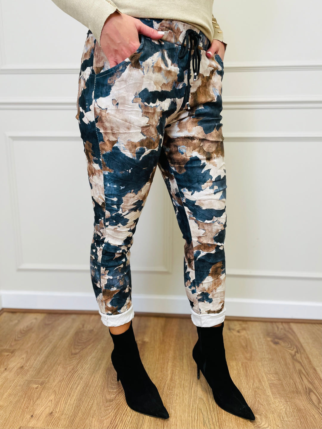 "CARMELA" Artistic Print Trouser-Cream & Navy
