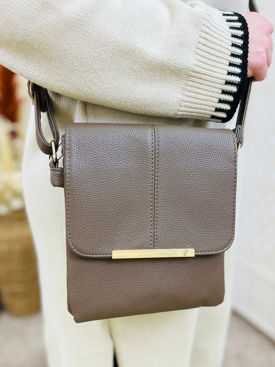 Small Crossbody Handbag-Mocha