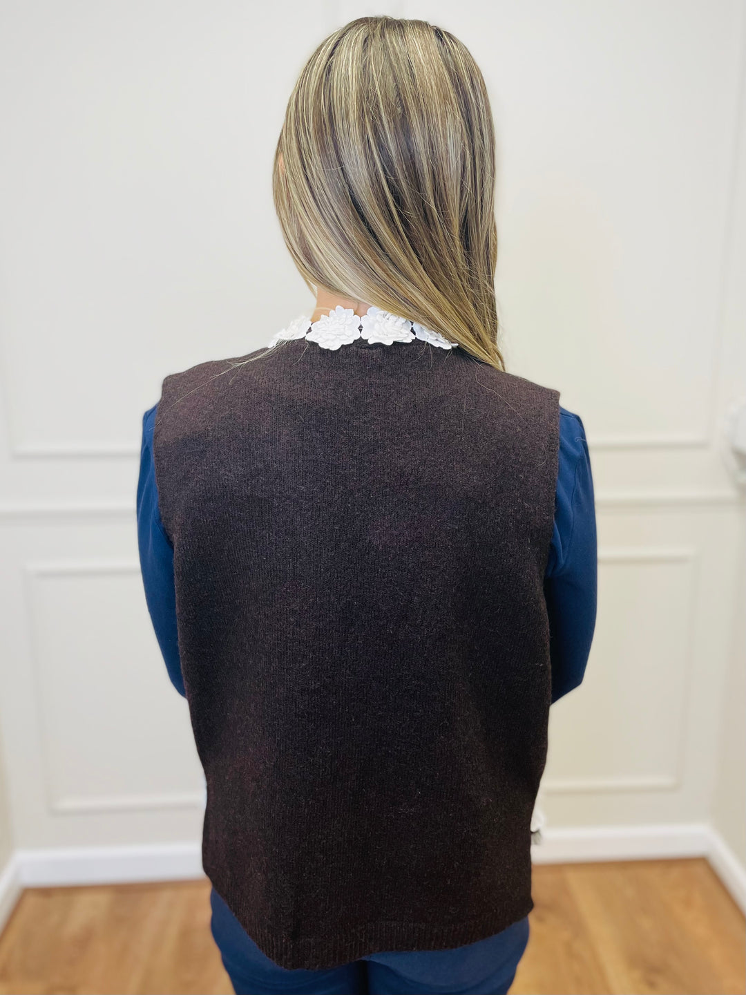 "MAGI" Floral Trim Gilet-Chocolate