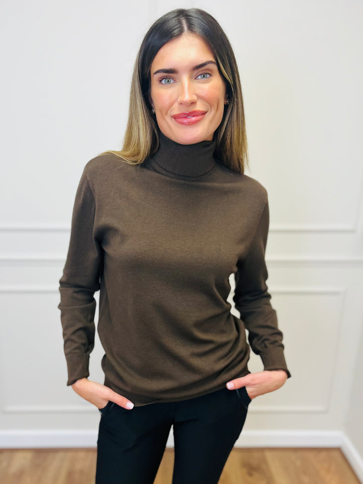 "ROBIN" Polo Neck-Chocolate