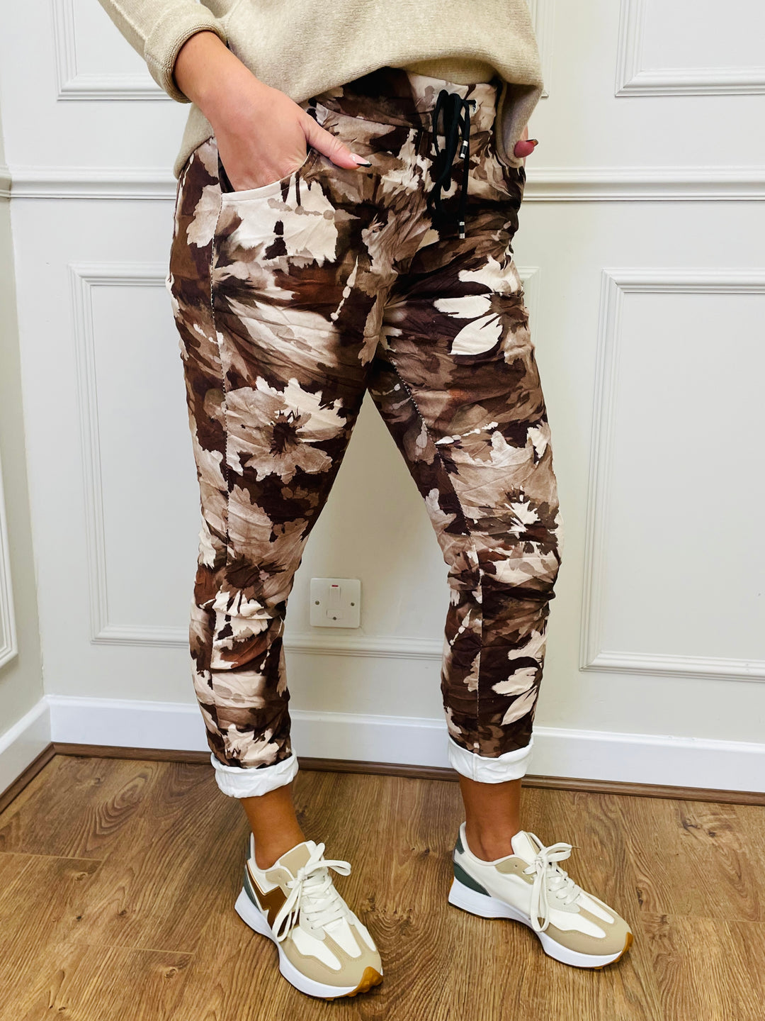 "CARMELA" Floral Print Trouser-Tan & Cream