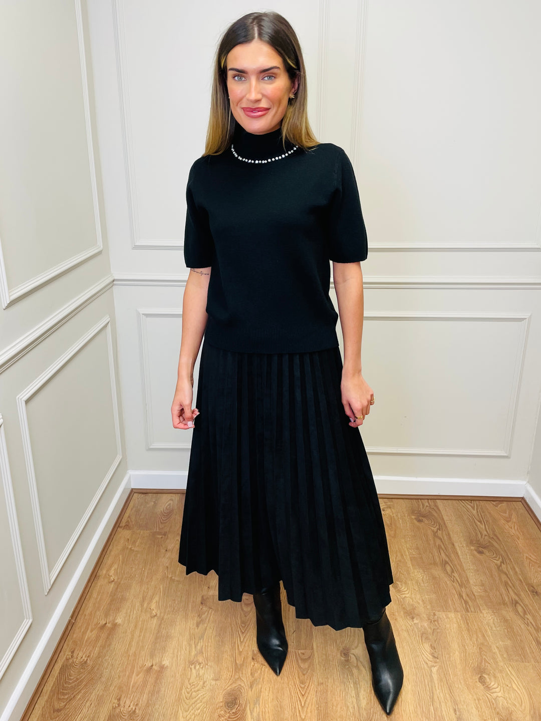 "PEARL” Short Sleeve Fine Knit-Black