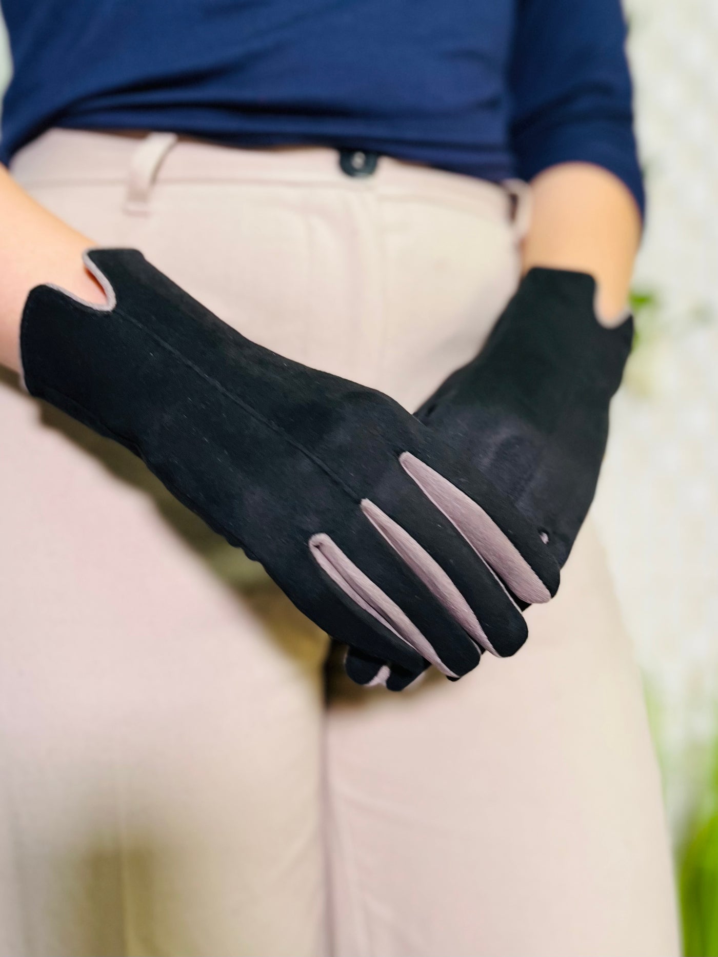 Two Toned Gloves-Black & Silver