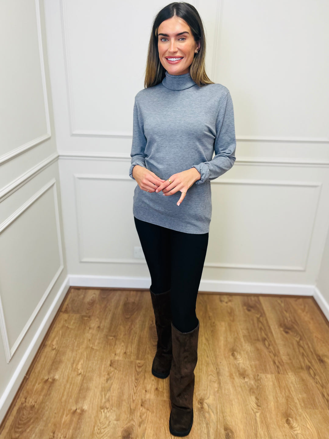 "ROBIN" Polo Neck-Silver