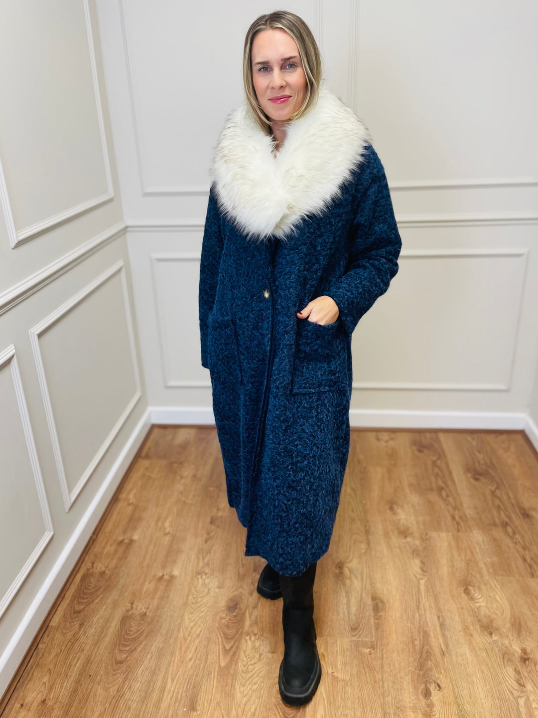 Faux Fur Collar Scarf-White