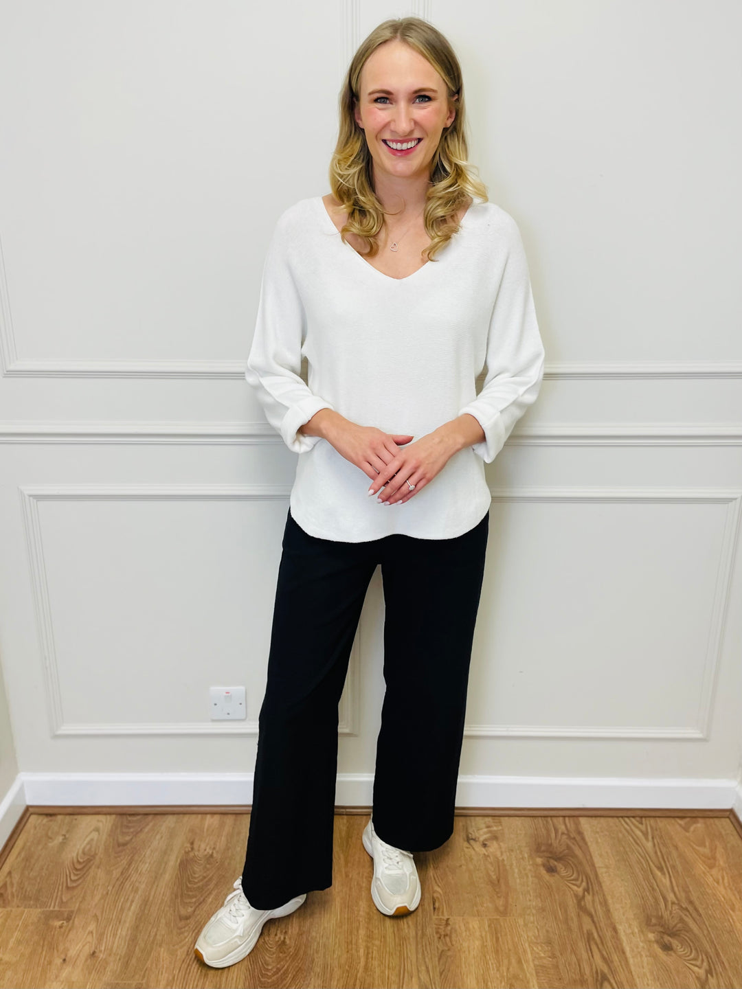 "MAGNOLIA" Fine Knit Jumper-White