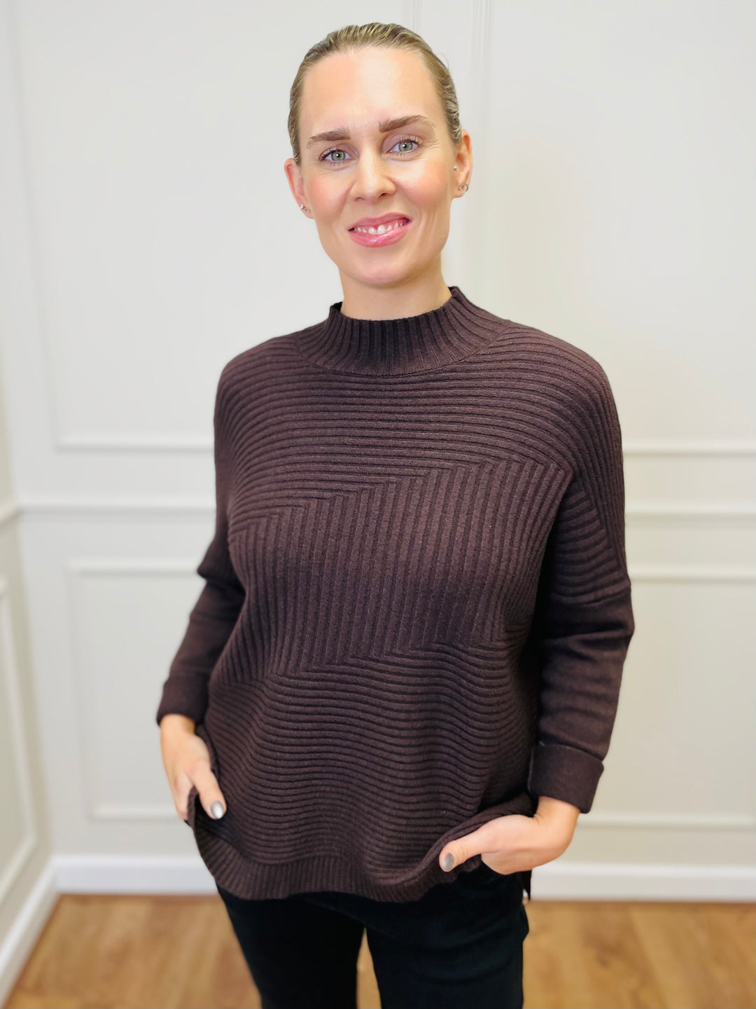 "LULU" Knitted Jumper-Brown