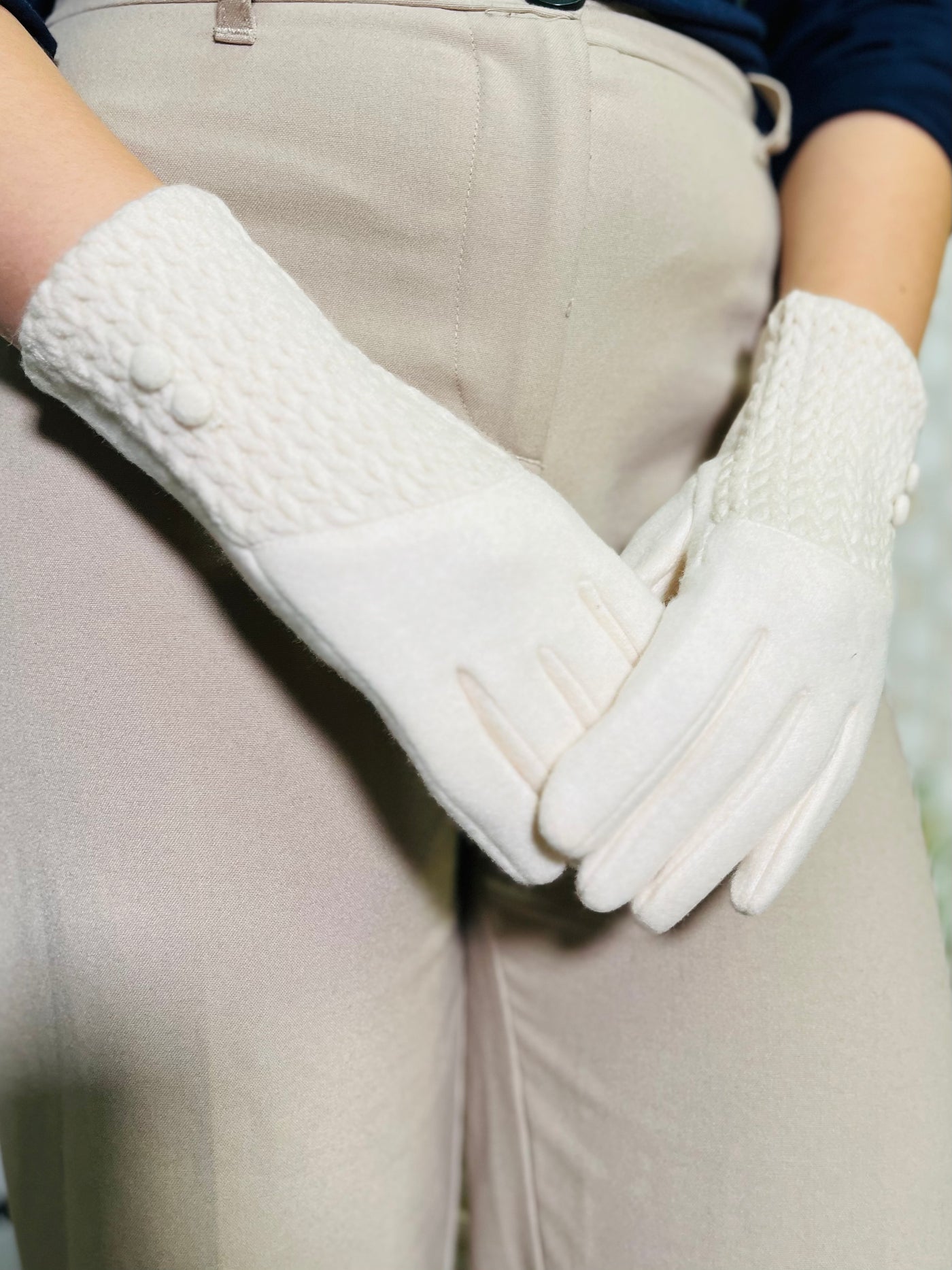 Knitted Gloves-Cream