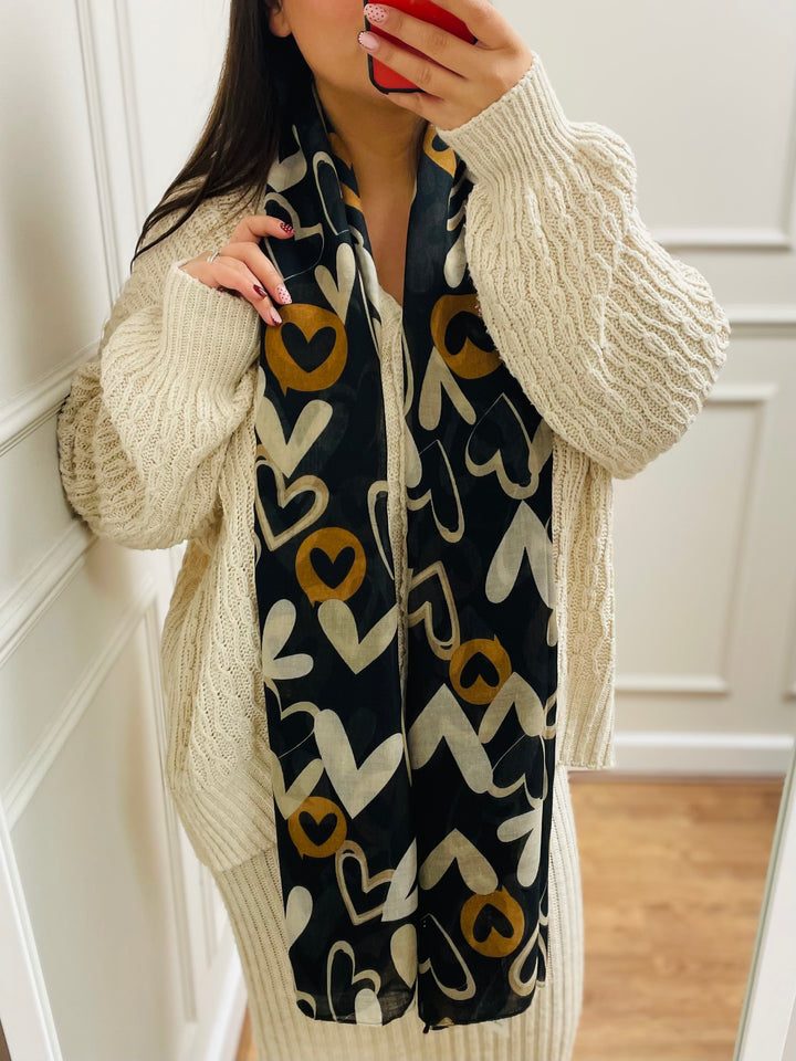 No.112 Heart Print Scarf-Black & Cream