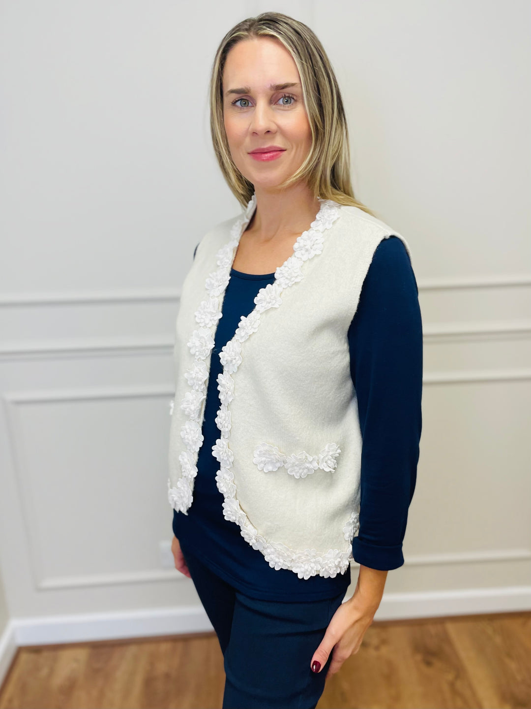 "MAGI" Floral Trim Gilet-Cream