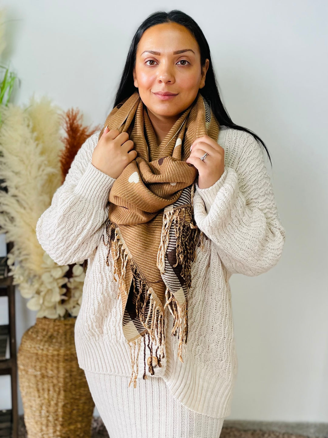 No.52 Heart Print Reversible Scarf-Cream & Brown