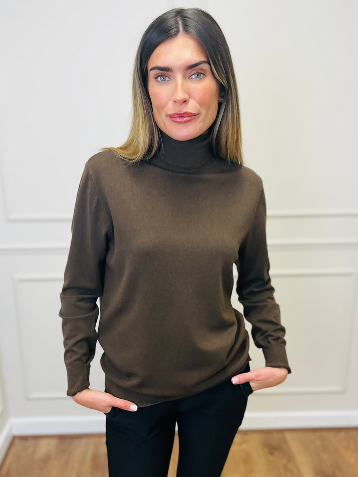 "ROBIN" Polo Neck-Chocolate