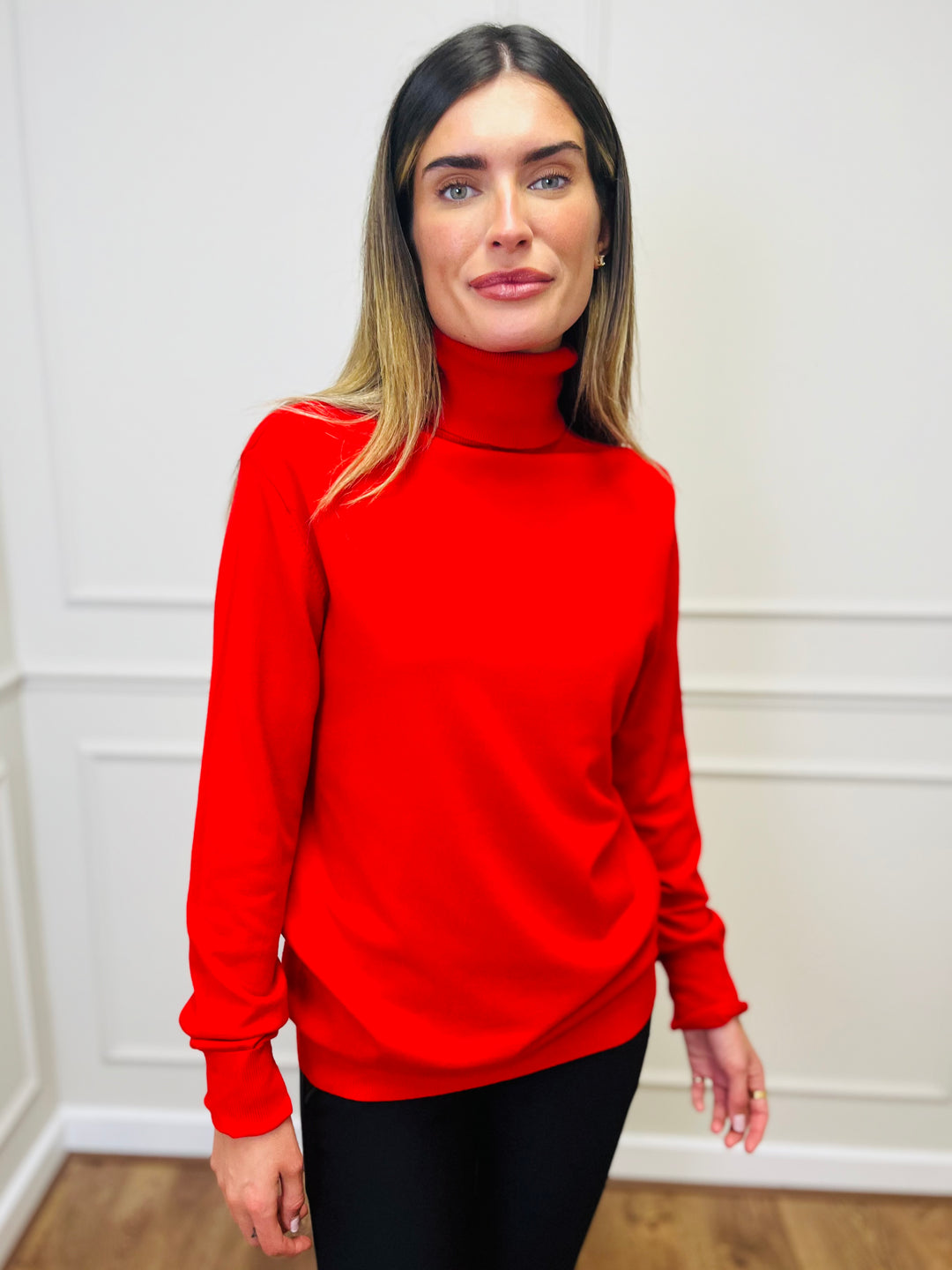 "ROBIN" Polo Neck-Red