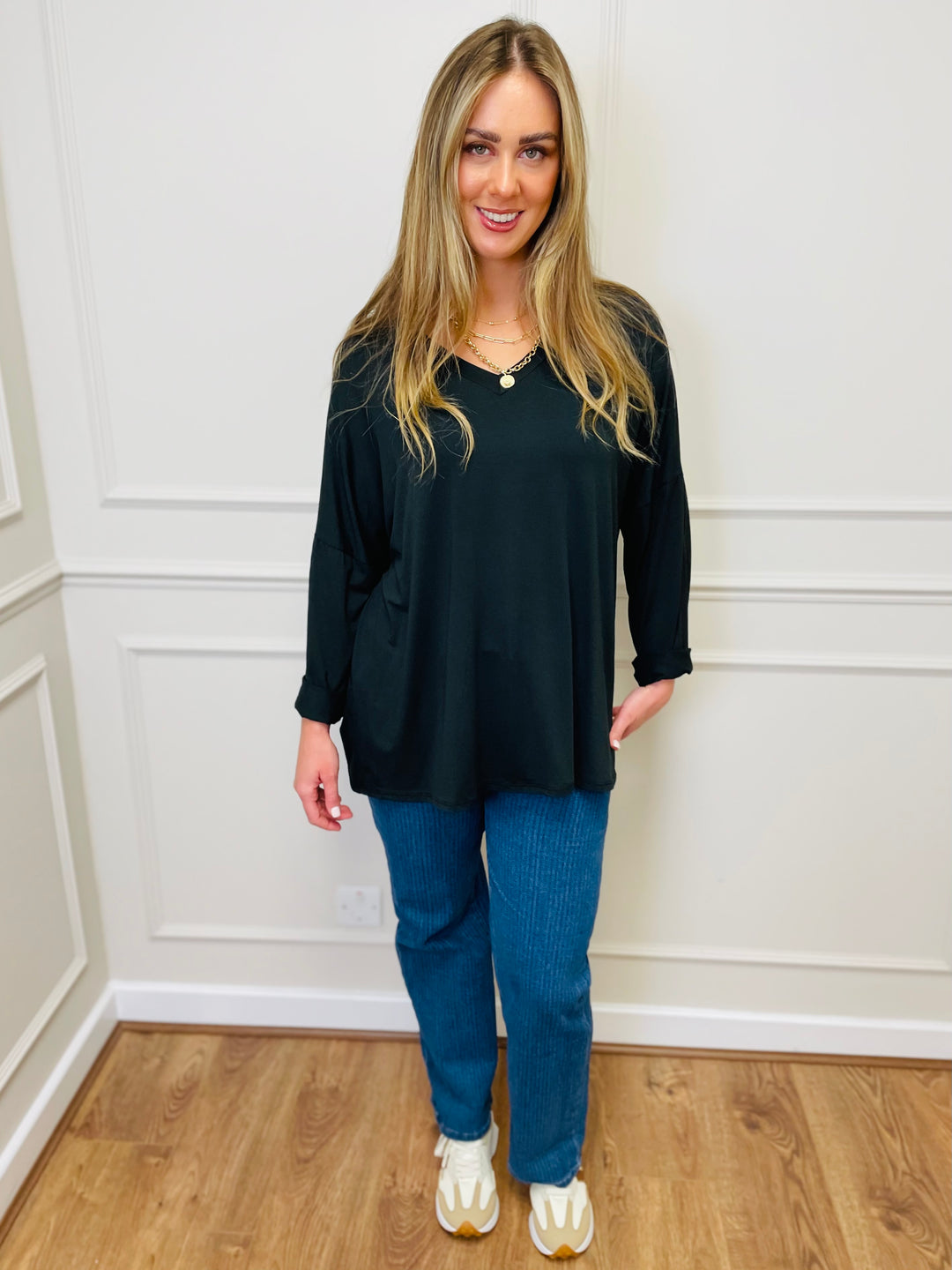 "BARBARA" Basic Top-Black