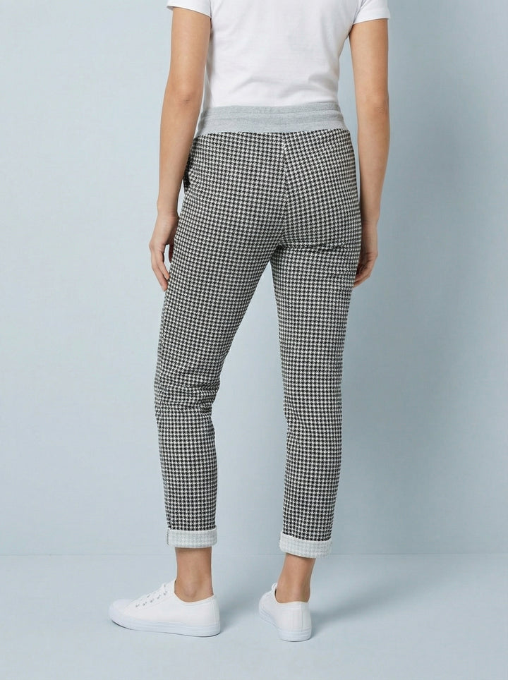 "RIO" Houndstooth Print Magic Trouser - White & Black