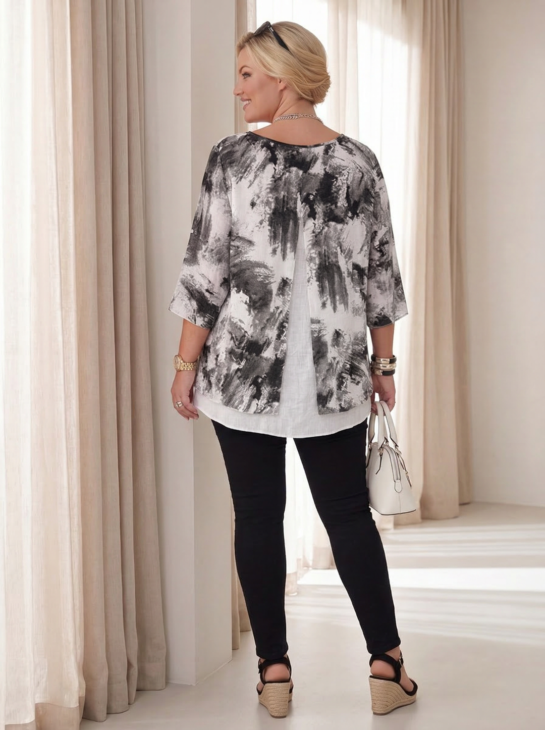 "SCARLETT” Relaced Fit Split Back Top - Black/White