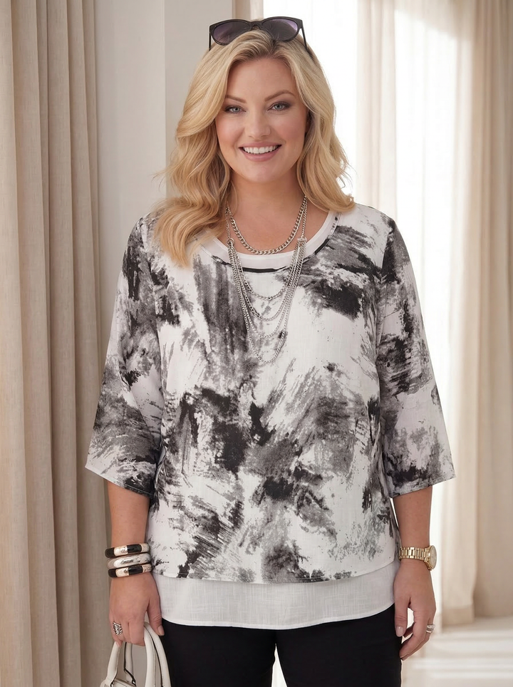 "SCARLETT” Relaced Fit Split Back Top - Black/White