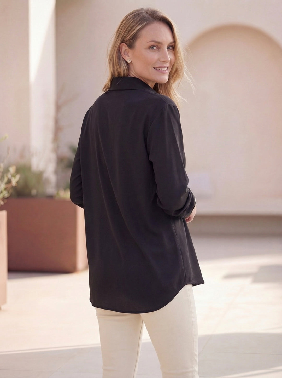 "PENNY” Relaxed Fit High-Low Shirt - Black