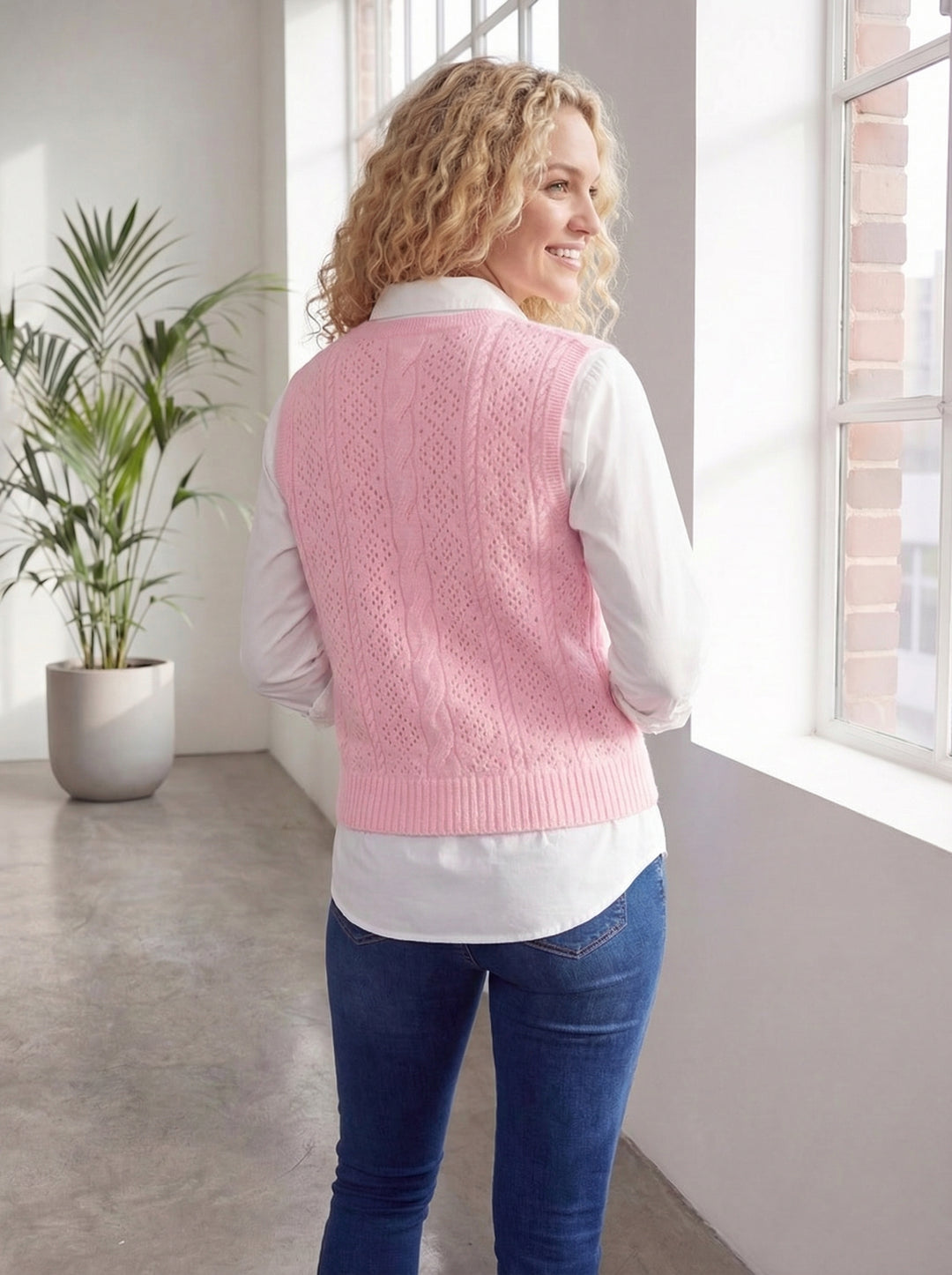 "AMBER” V-Neck Tank Top - Baby Pink