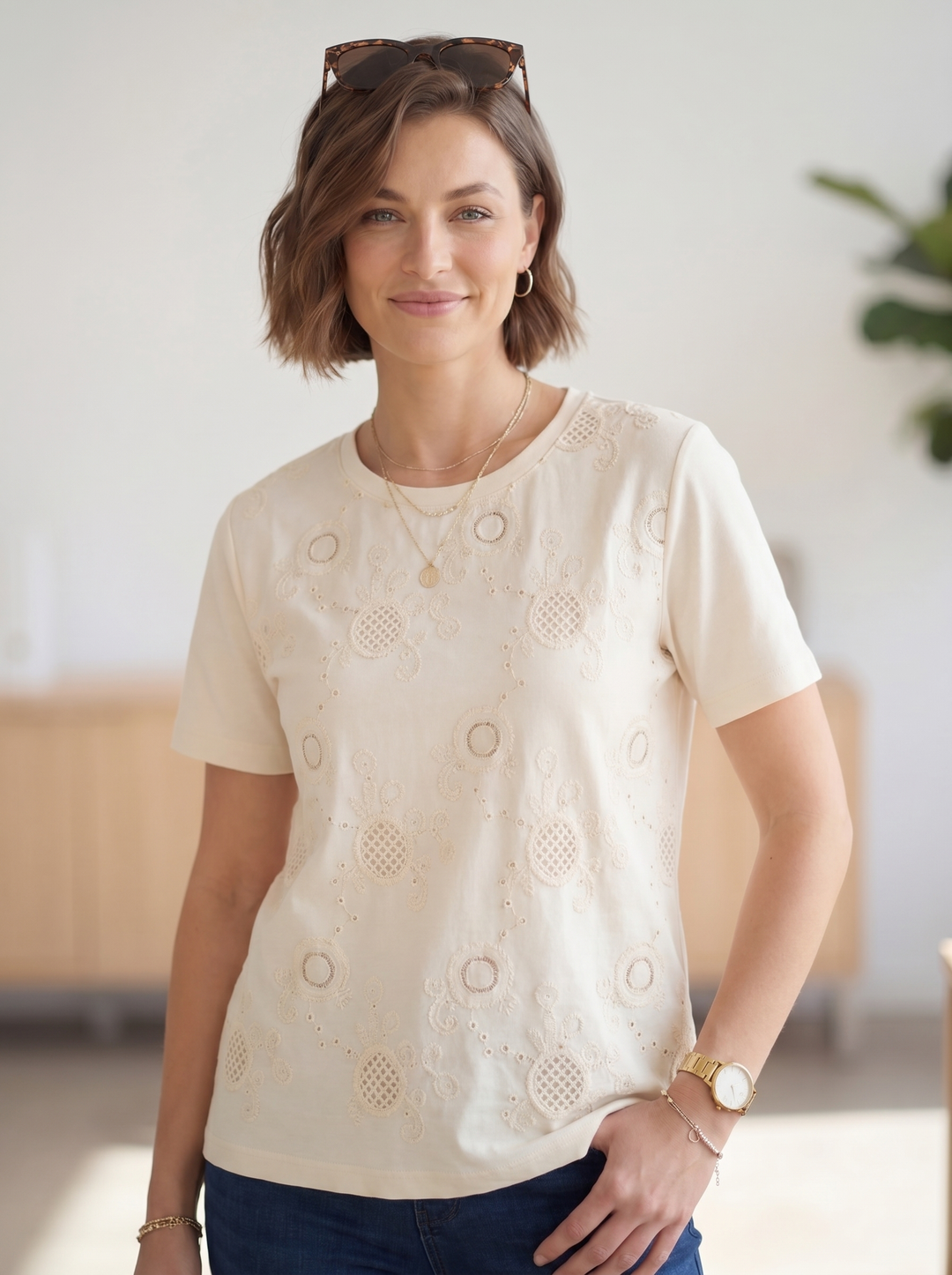 “EVIE” Brioderie T-Shirt -cream