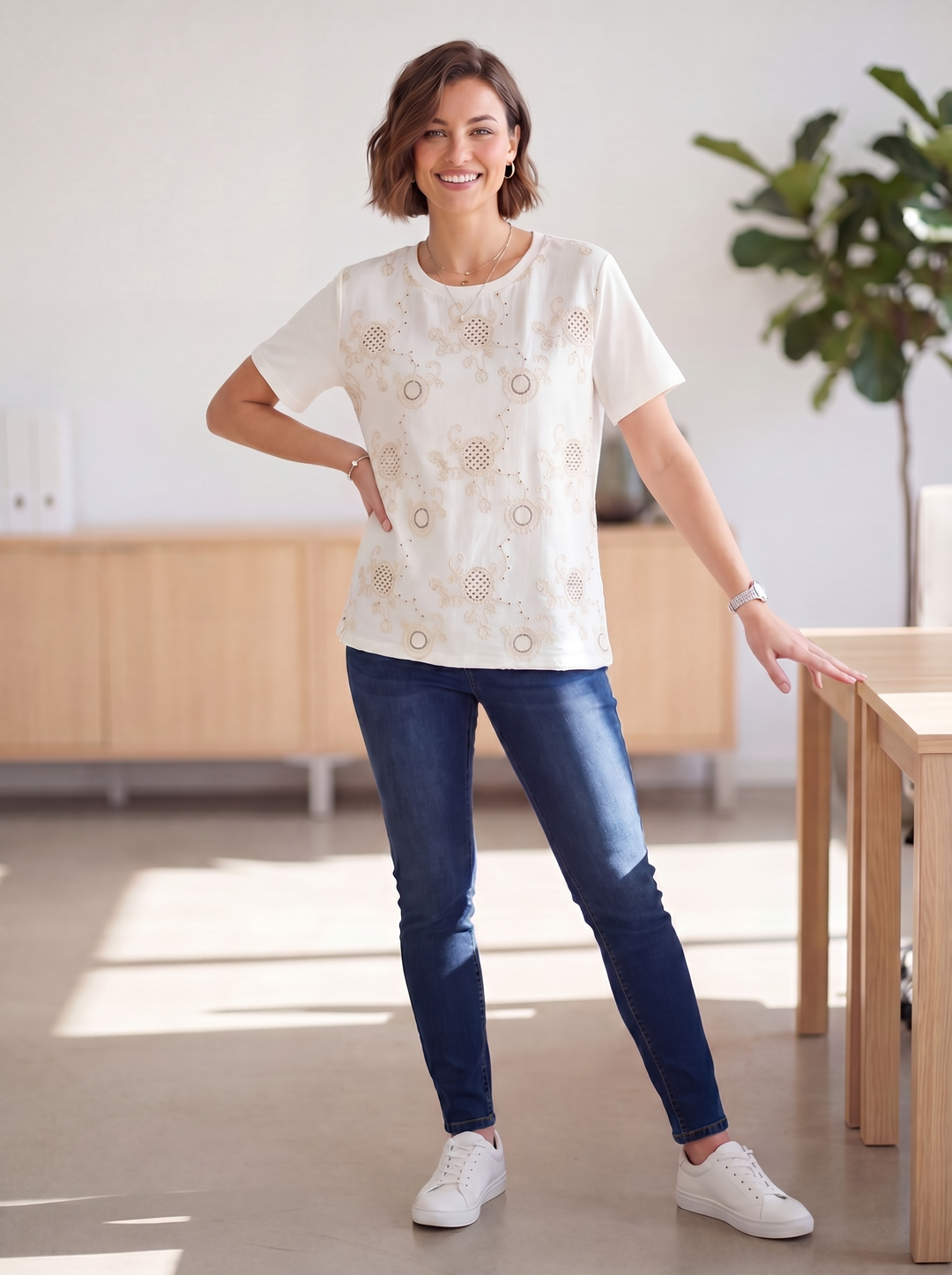 “EVIE” Brioderie T-Shirt