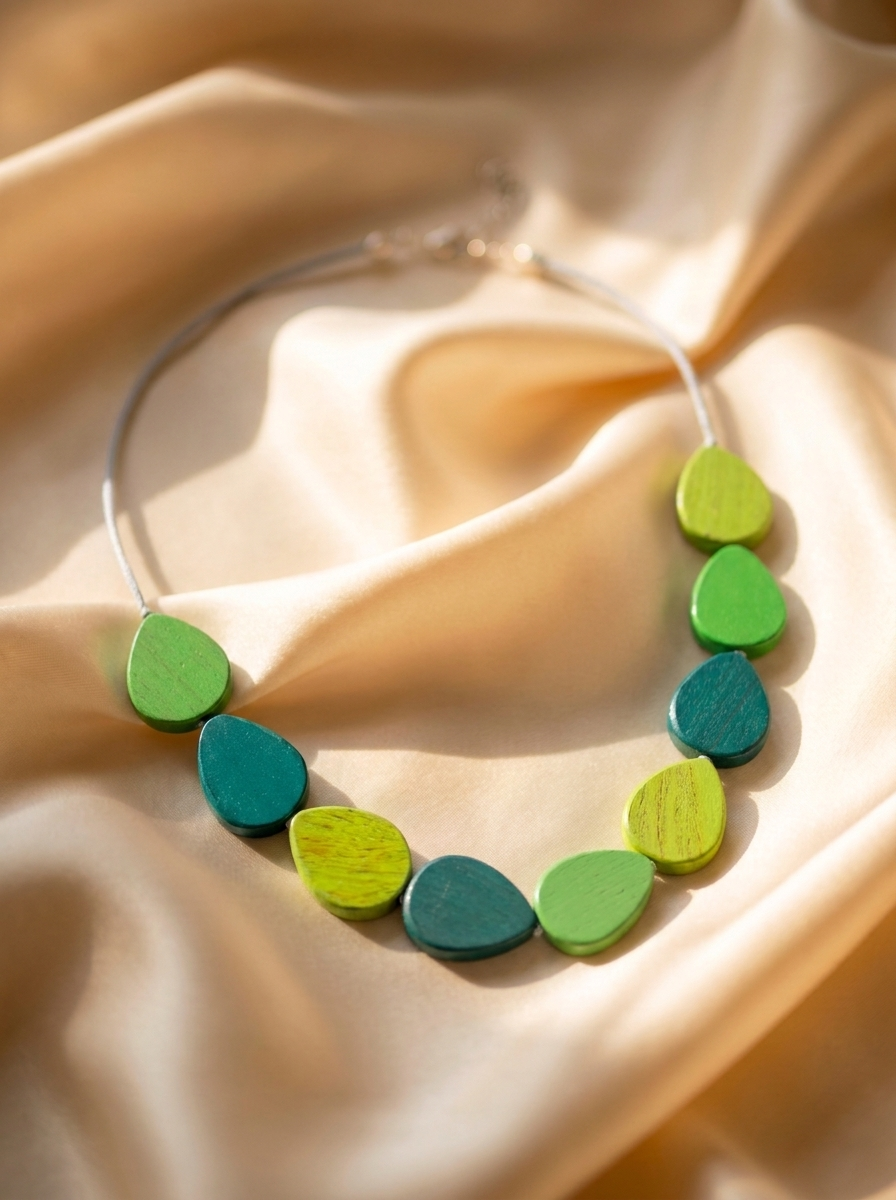 Green Harmony Short Necklace