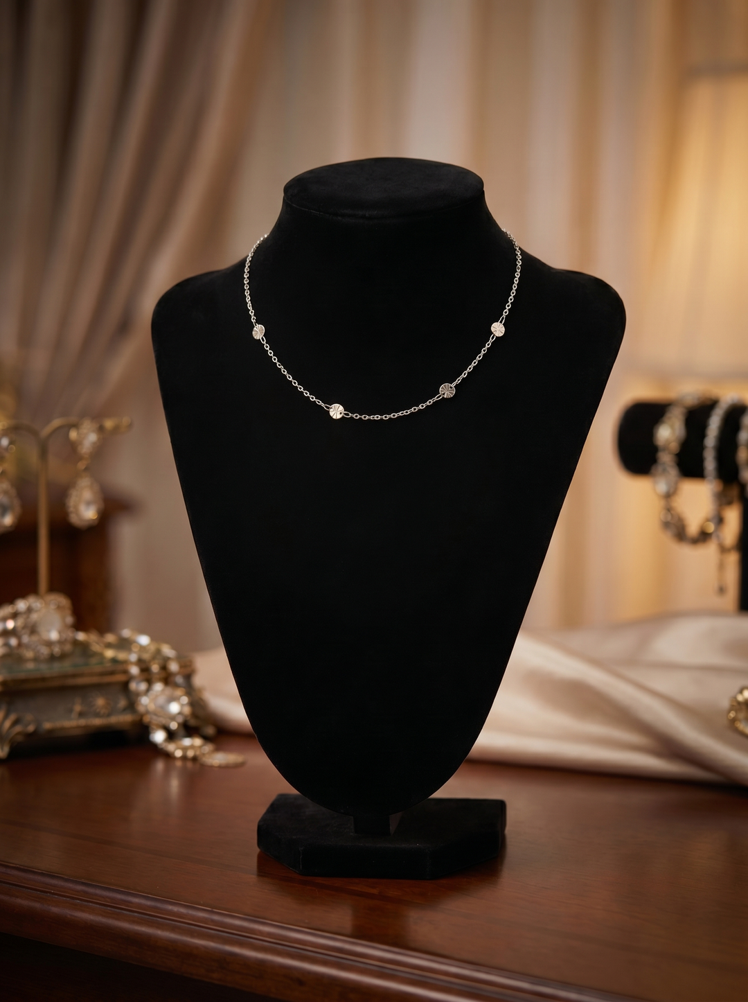 Elara Dainty Necklace