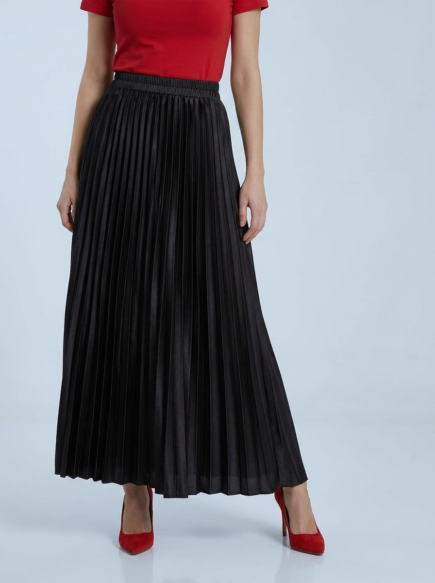 “DAISY” Pleated Skirt black