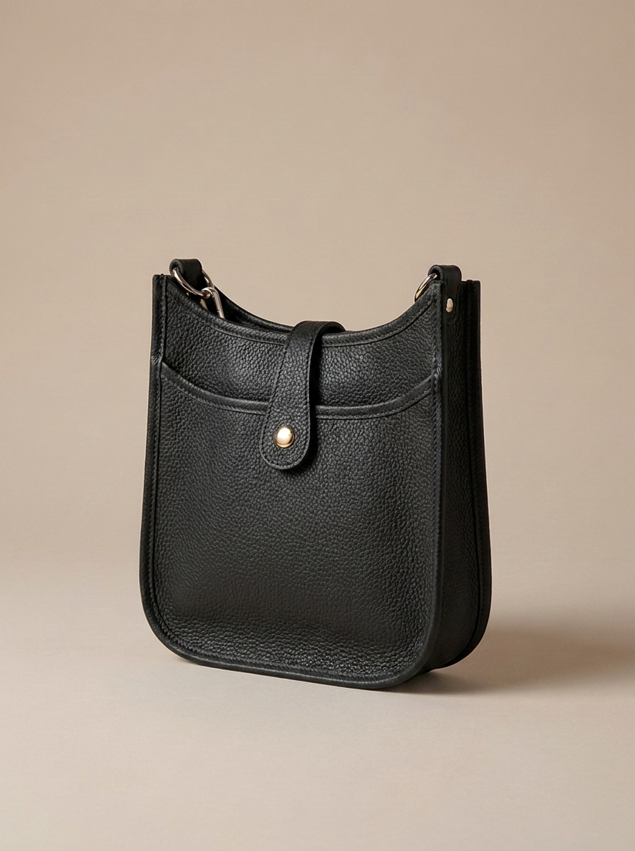 “DOLCE VITA” MADE IN ITALY  Pebbled Leather Shoulder Bag black