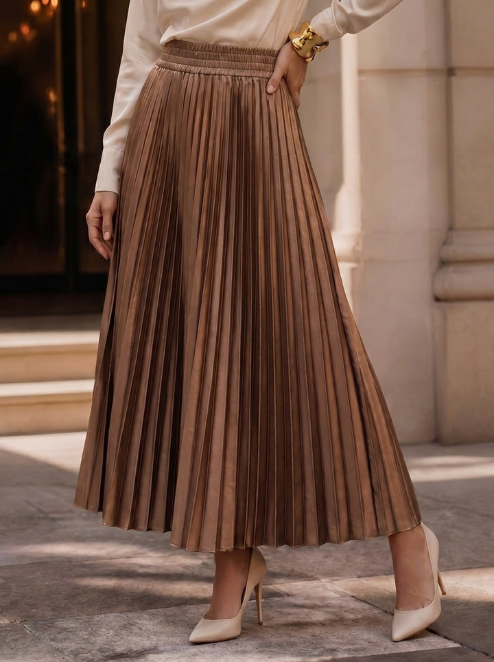 “DAISY” Pleated Skirt champagne
