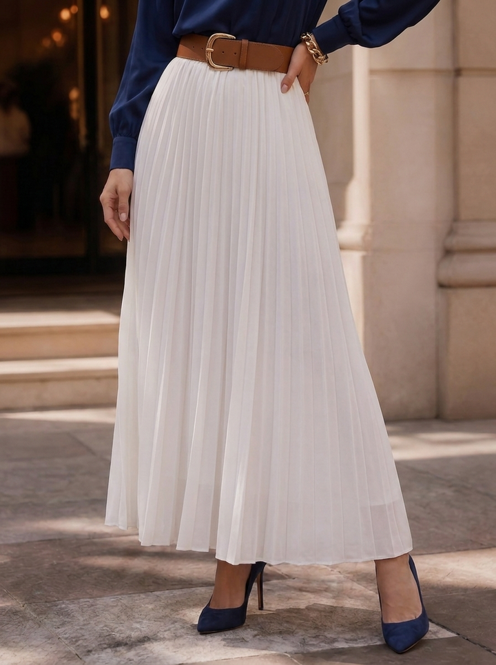 “DAISY” Pleated Skirt white